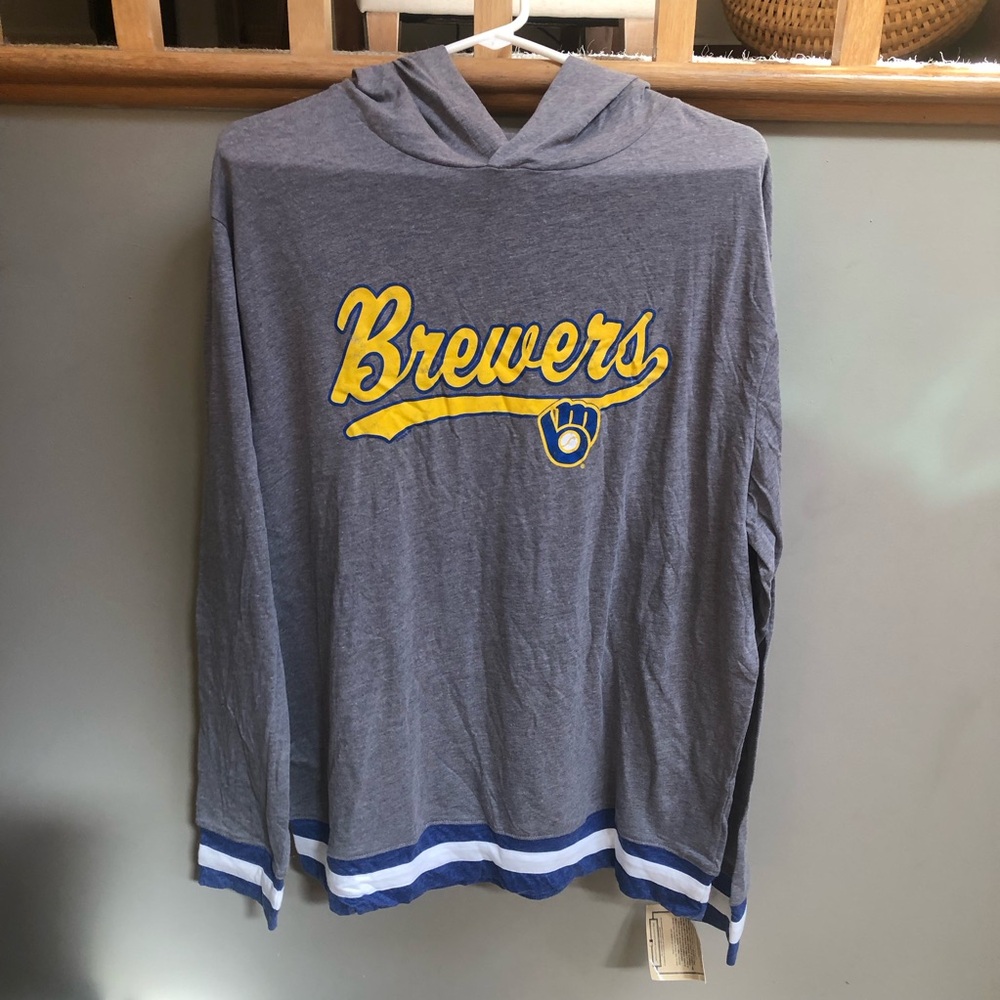 NWT men’s Milwaukee Brewers long sleeve hooded tee. Size XL